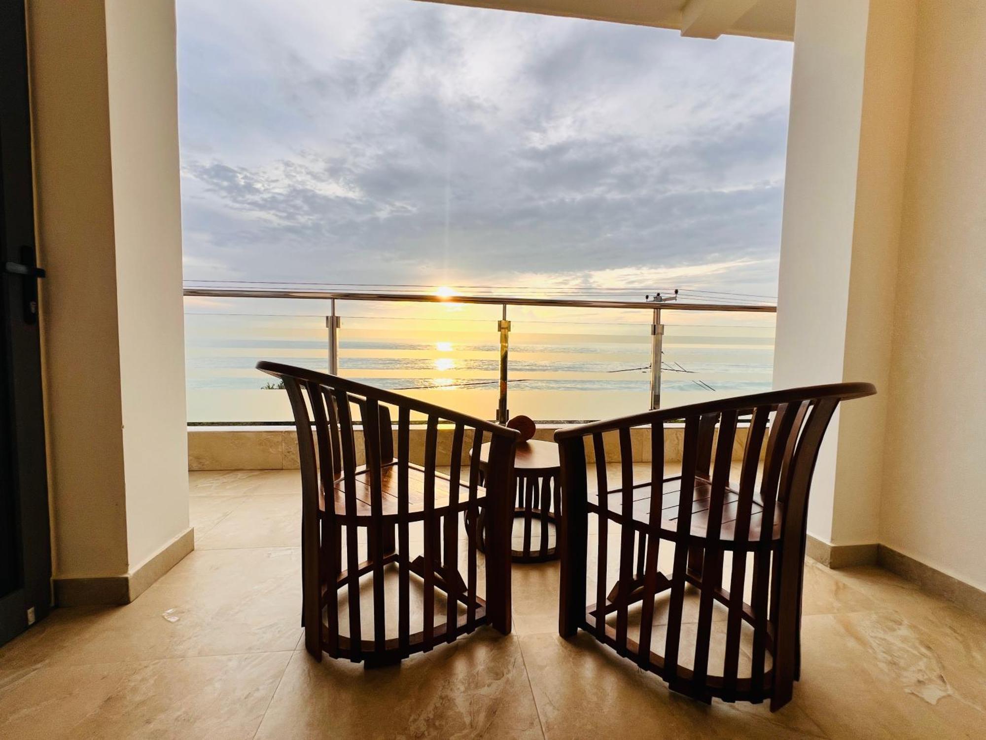 Ocean Front Villa Hikkaduwa Extérieur photo