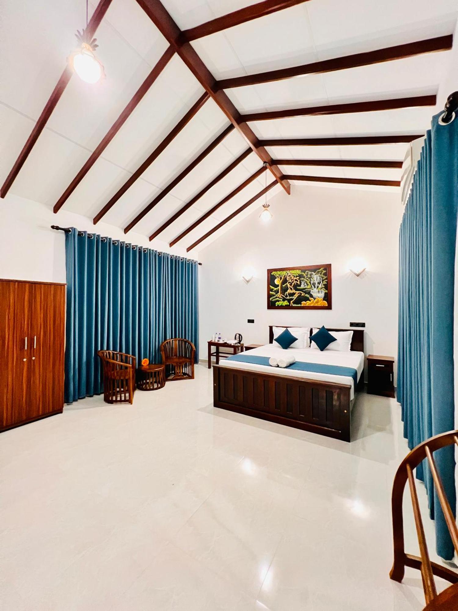 Ocean Front Villa Hikkaduwa Extérieur photo