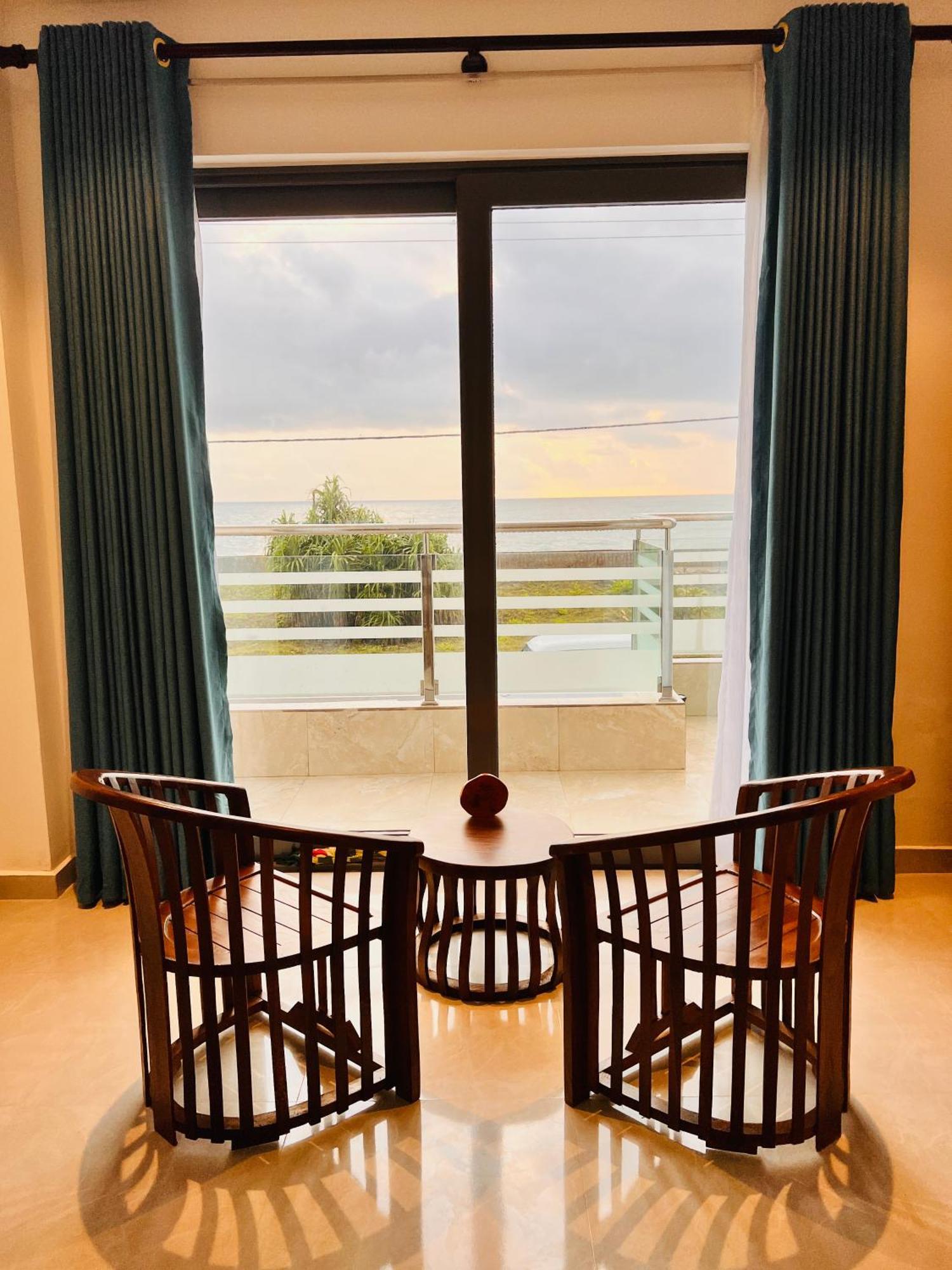 Ocean Front Villa Hikkaduwa Extérieur photo